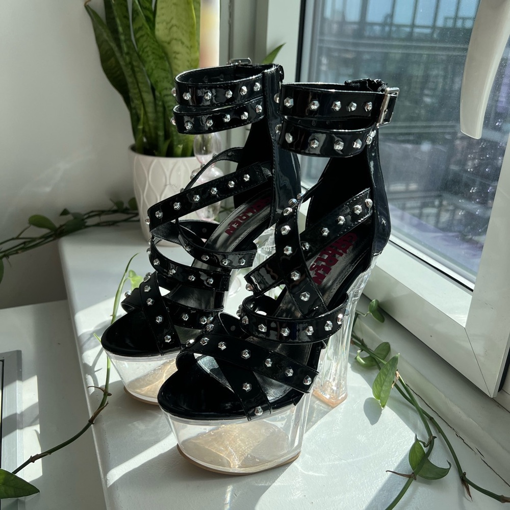Golden Bulls Platform Heels